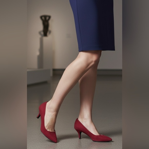 Attention Red Suede like Pumps size 9 - Picture 10 of 10